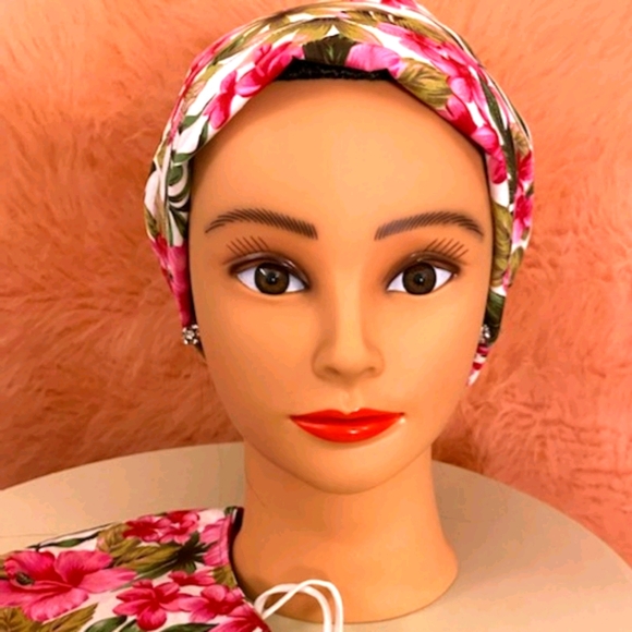 Reversible Scrub Cap and Mask (Bonus Mask!) - Picture 1 of 4